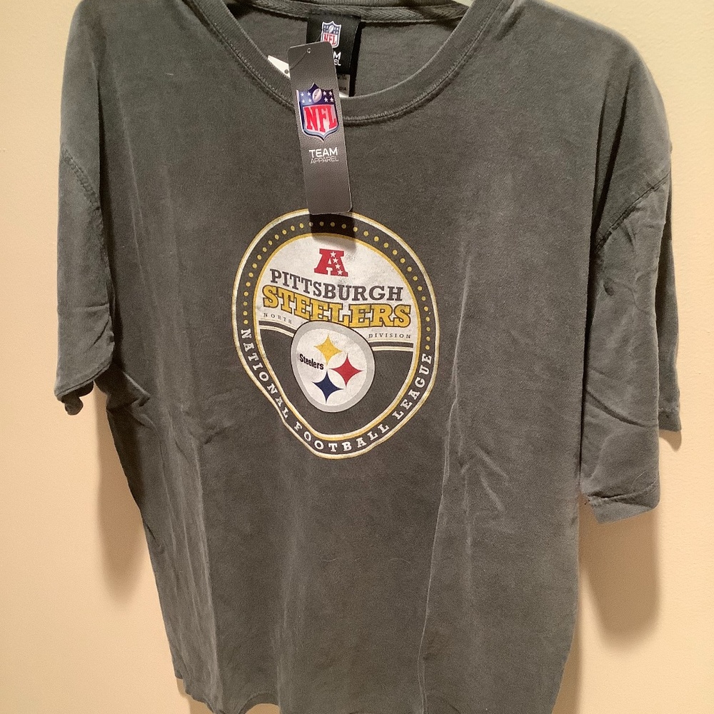 NWT NFL Steelers short sleeve shirt